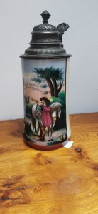 Kufel myśliwski ze scenką rodzajową na dnie