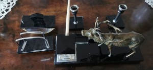 Myśliwski komplet na biurko,podstawa z jeleniem 