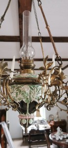 Majolikowa lampa naftowa