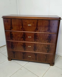 Komoda z sekretarzykiem